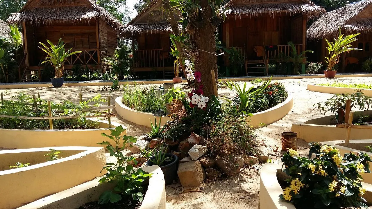 Mangroves & More @ Cambodia Сиануквиль Деревянный коттедж
